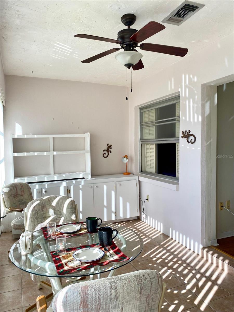 Image 16 of 30 For 1662 Lake Avenue 6