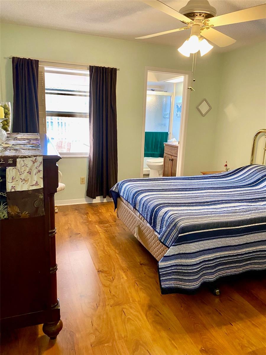 Image 19 of 30 For 1662 Lake Avenue 6