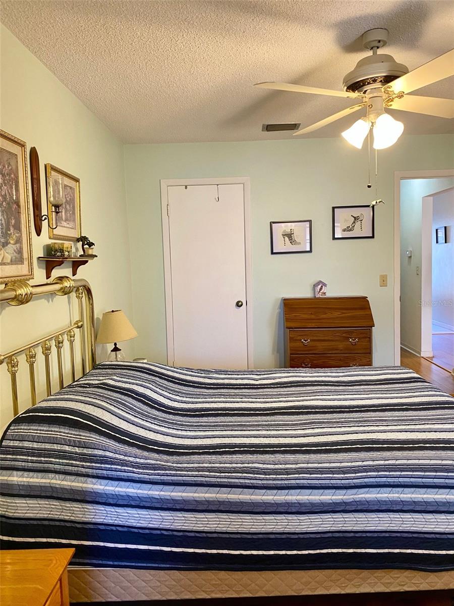 Image 20 of 30 For 1662 Lake Avenue 6