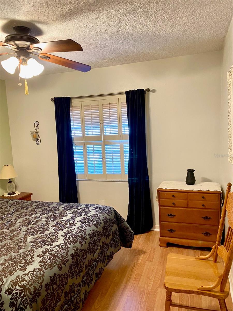 Image 23 of 30 For 1662 Lake Avenue 6