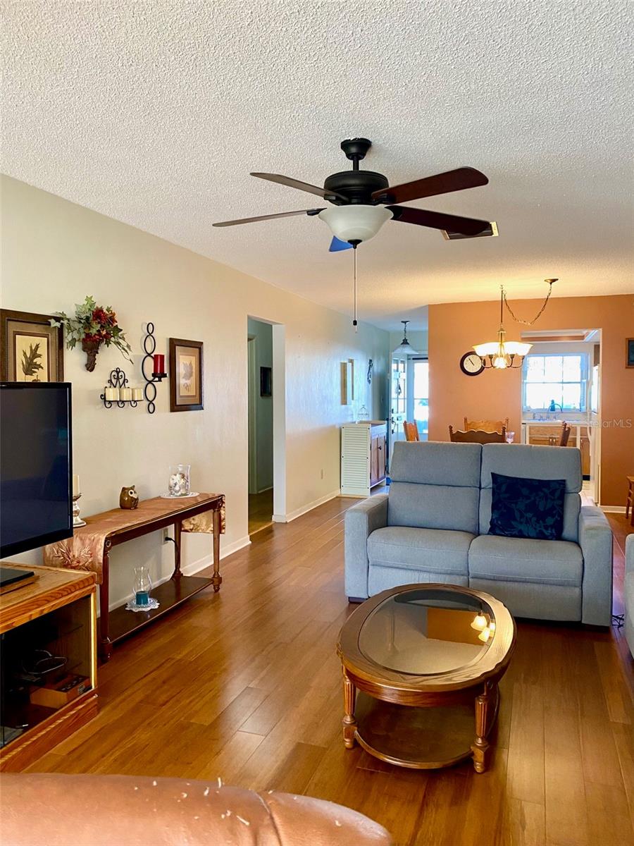 Image 8 of 30 For 1662 Lake Avenue 6