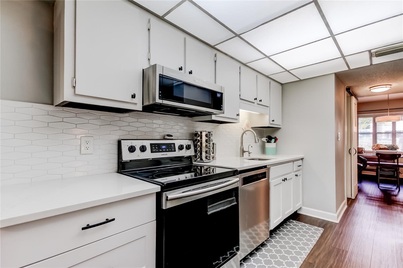 Image 10 of 33 For 5080 Locust Street Ne 130