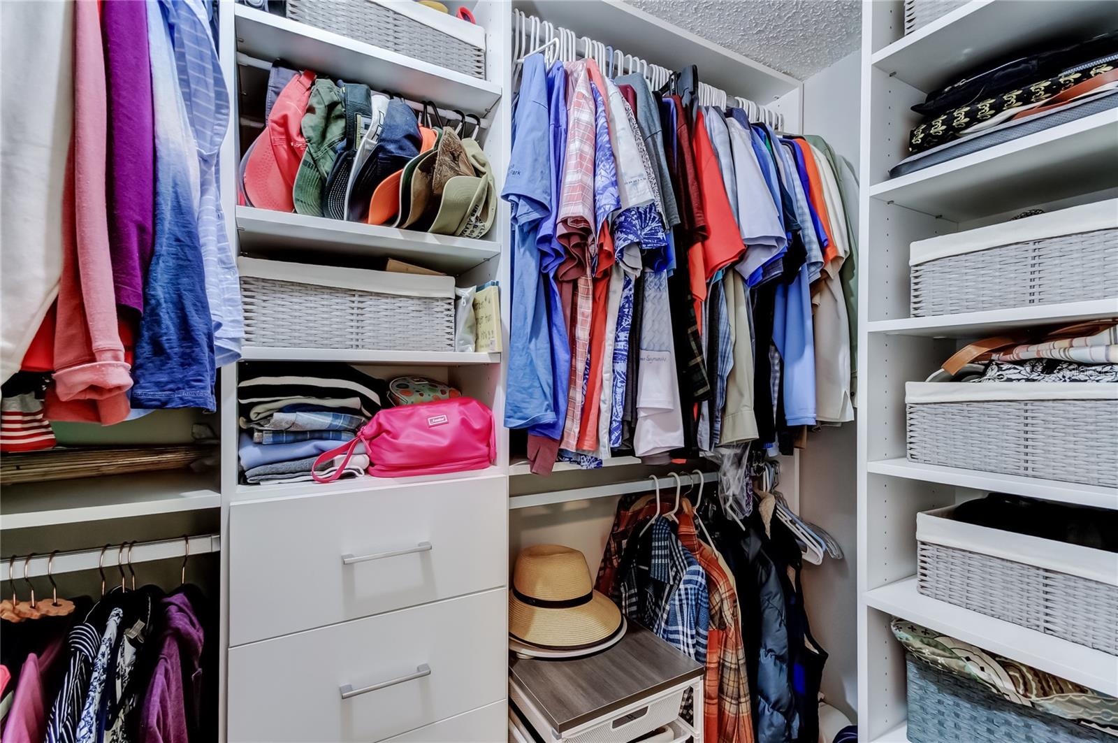 Image 17 of 33 For 5080 Locust Street Ne 130