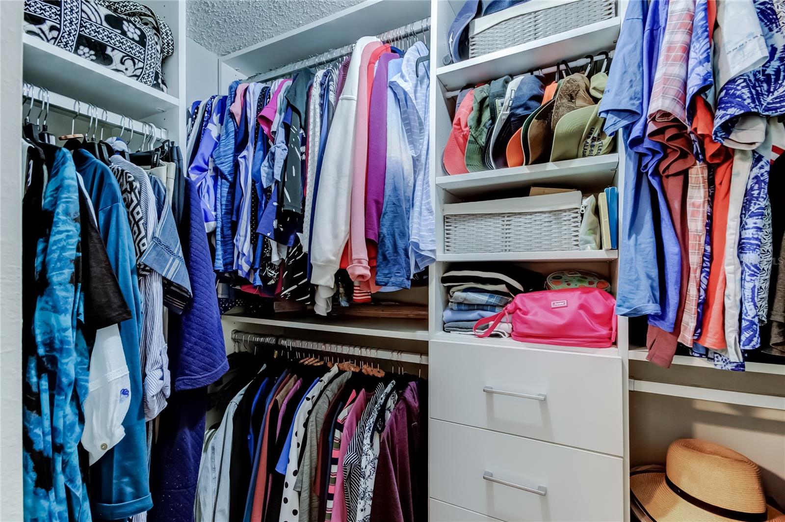 Image 18 of 33 For 5080 Locust Street Ne 130