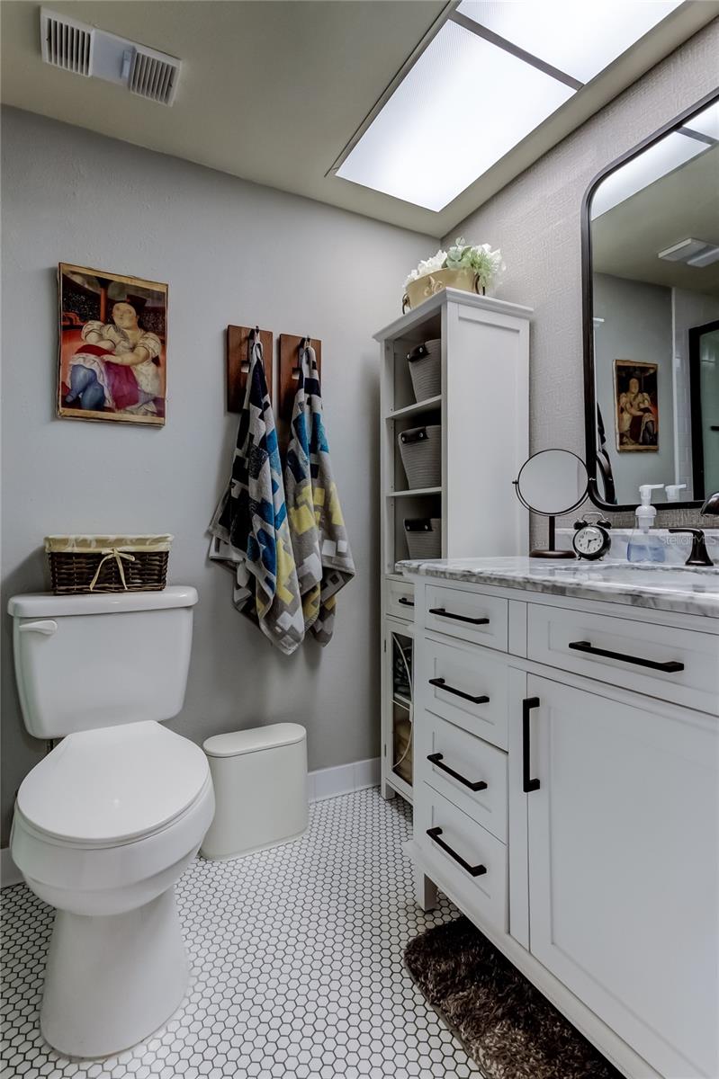 Image 22 of 33 For 5080 Locust Street Ne 130