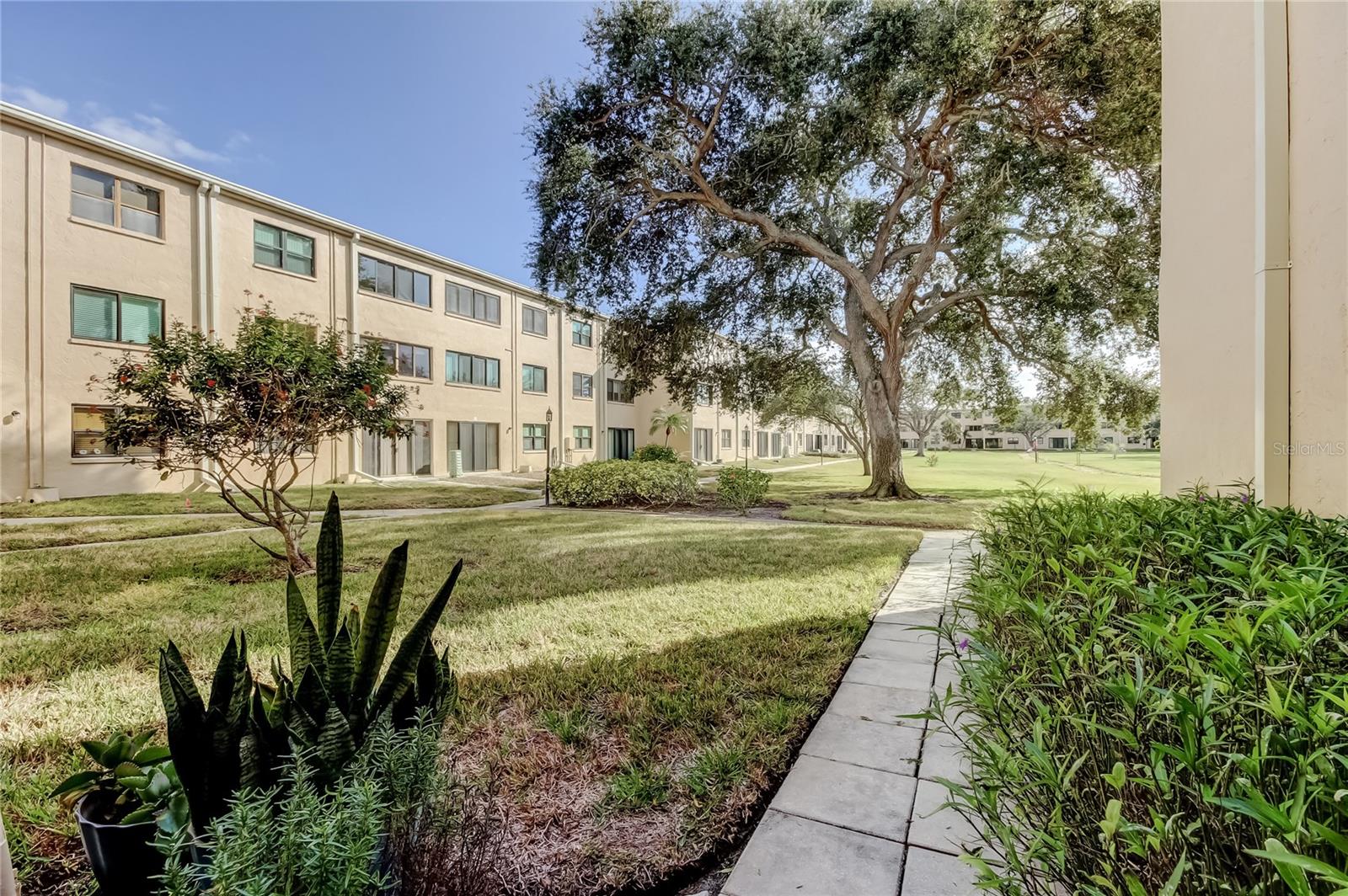 Image 26 of 33 For 5080 Locust Street Ne 130