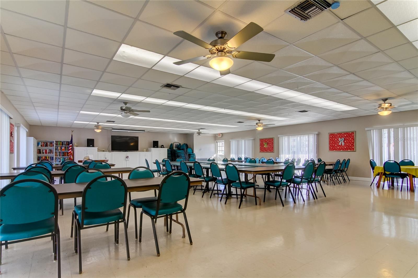 Image 31 of 33 For 5080 Locust Street Ne 130