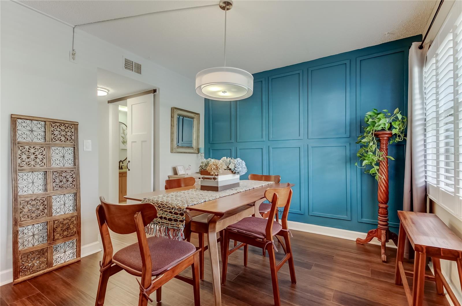 Image 6 of 33 For 5080 Locust Street Ne 130