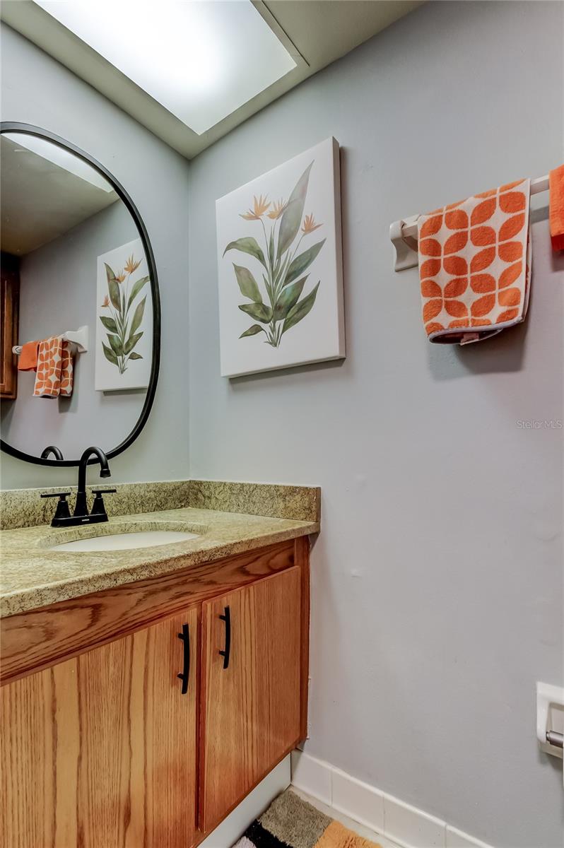 Image 7 of 33 For 5080 Locust Street Ne 130