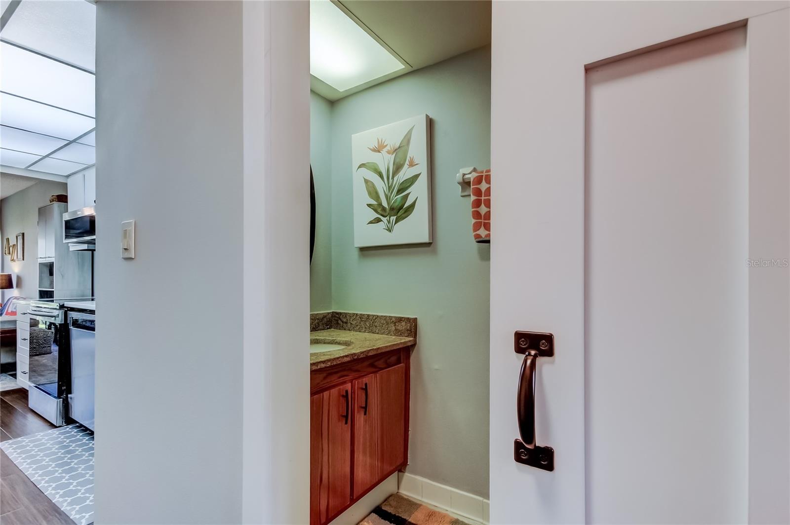 Image 9 of 33 For 5080 Locust Street Ne 130