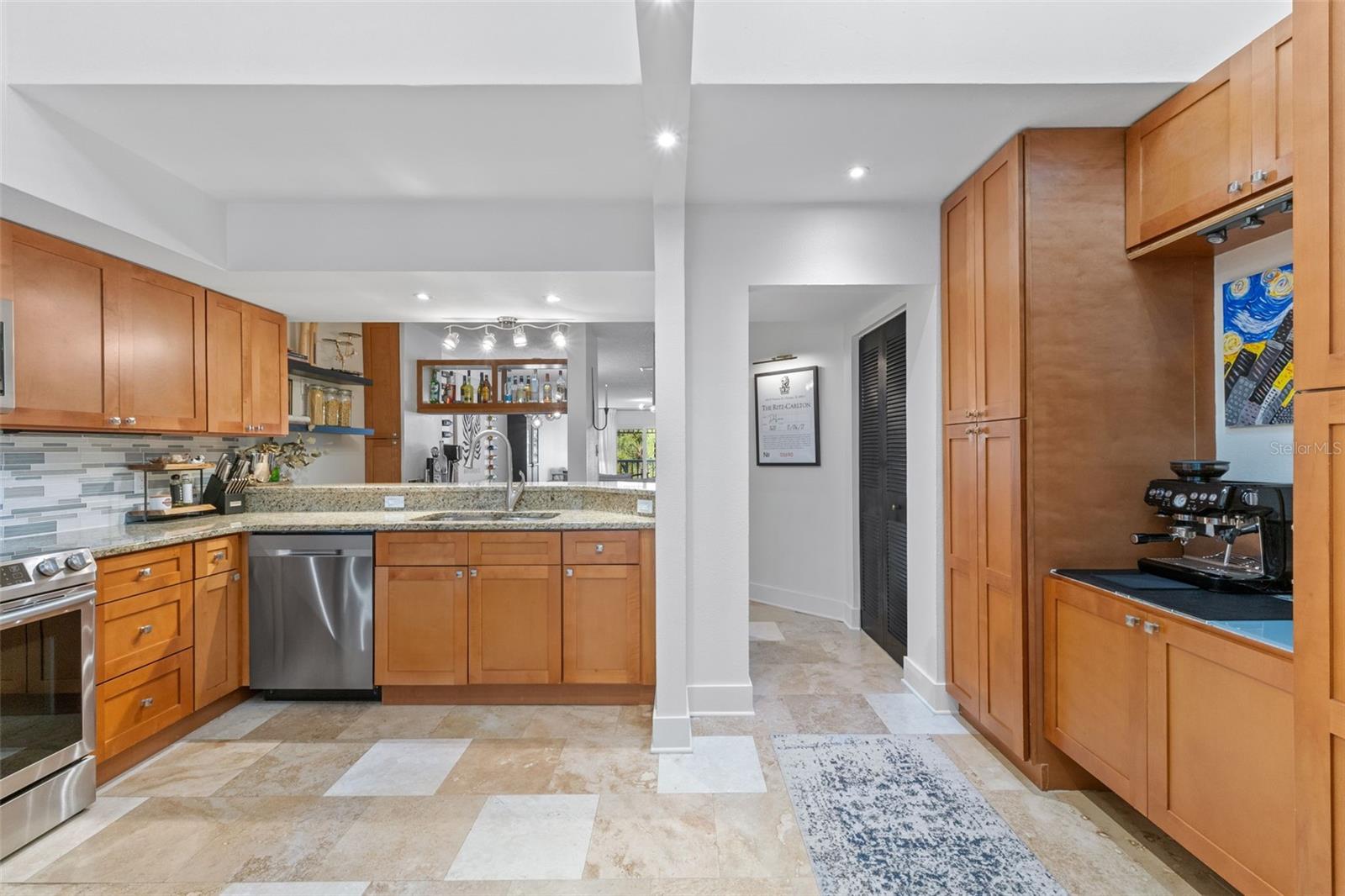 Image 14 of 51 For 2599 Dolly Bay Drive 302