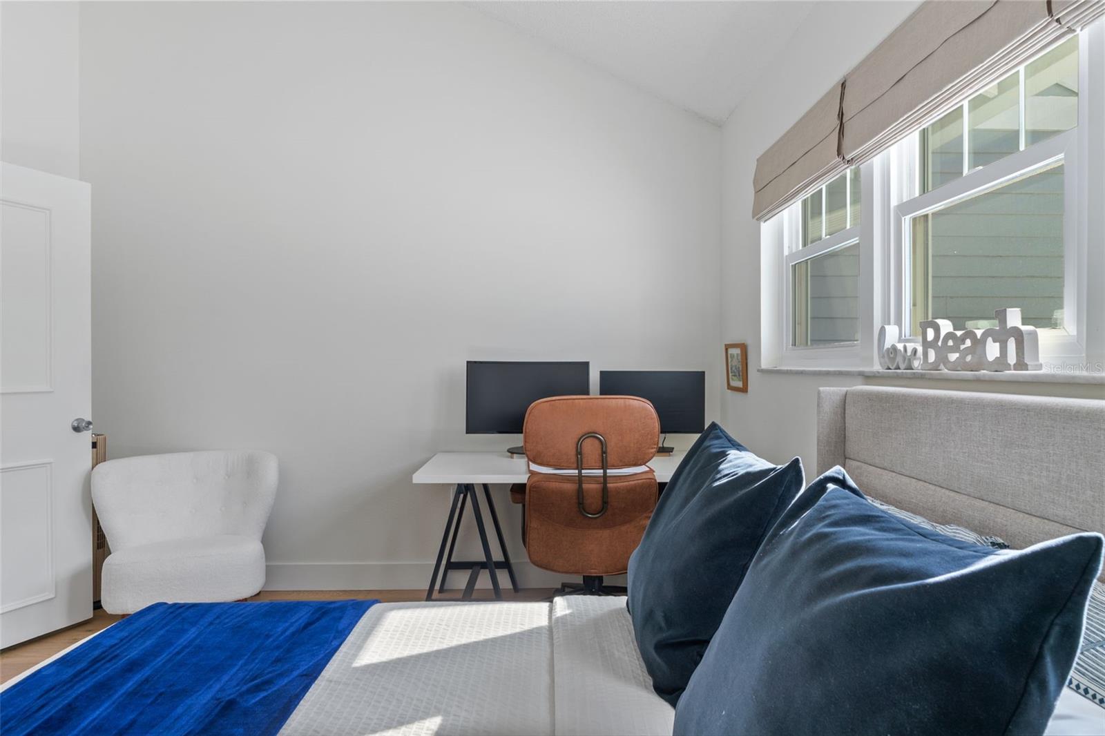 Image 43 of 51 For 2599 Dolly Bay Drive 302