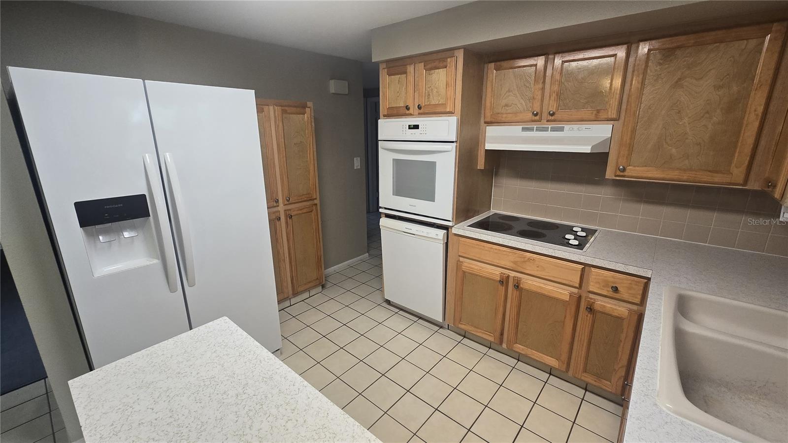 Image 3 of 13 For 831 Virginia Avenue