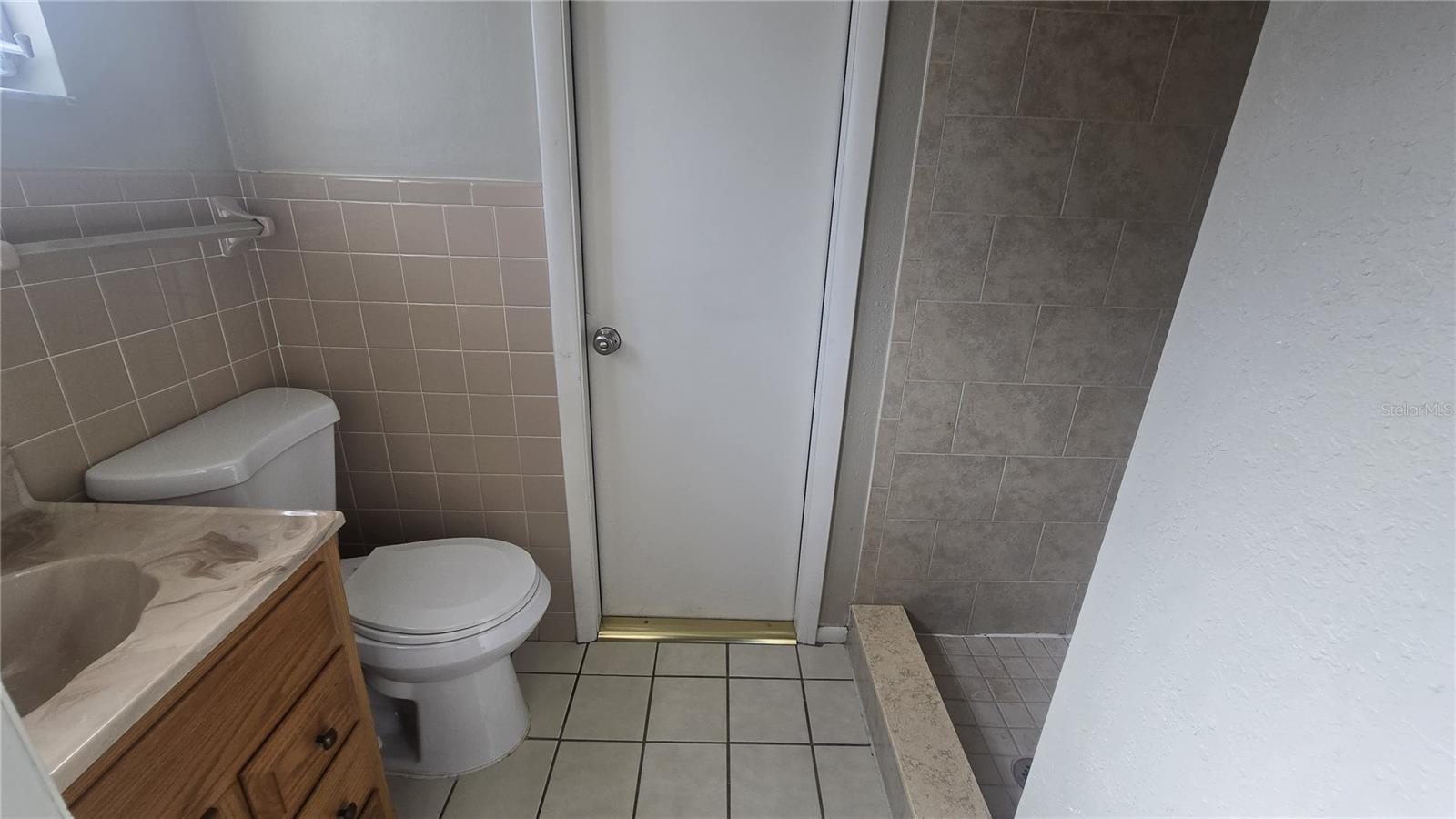 Image 6 of 13 For 831 Virginia Avenue