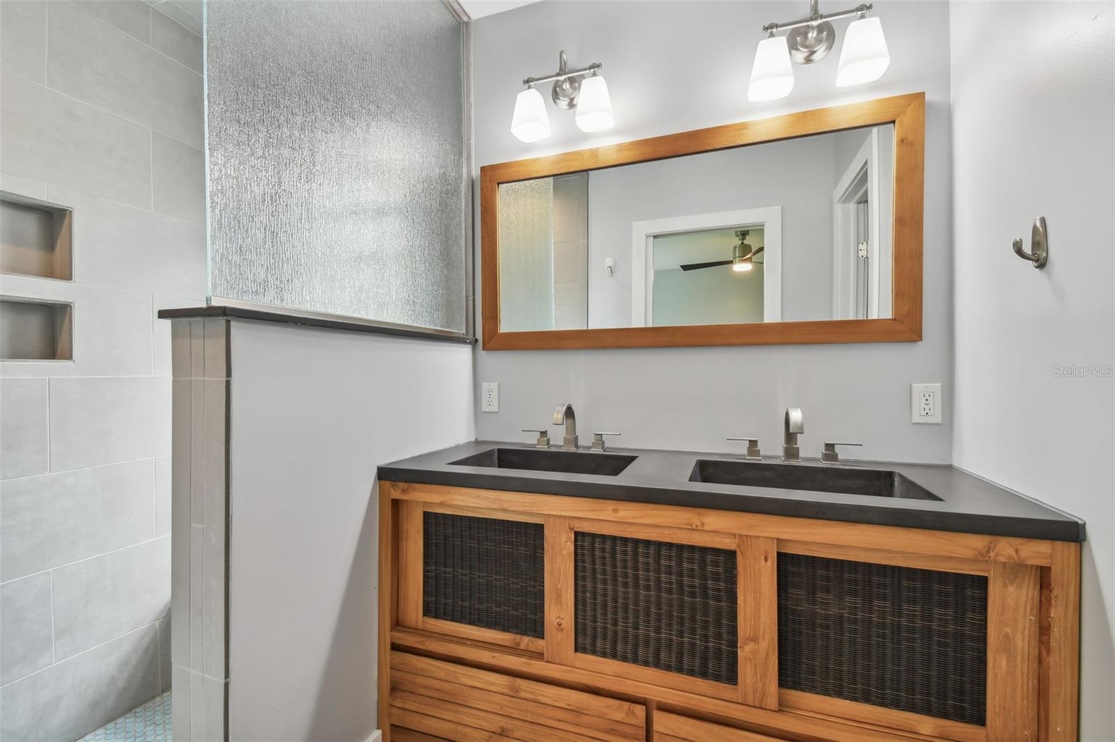 Image 25 of 51 For 340 Mehlenbacher Road