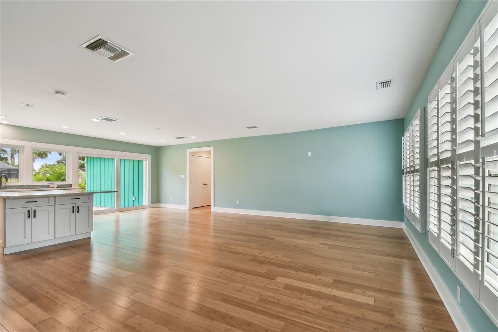 Image 8 of 51 For 340 Mehlenbacher Road