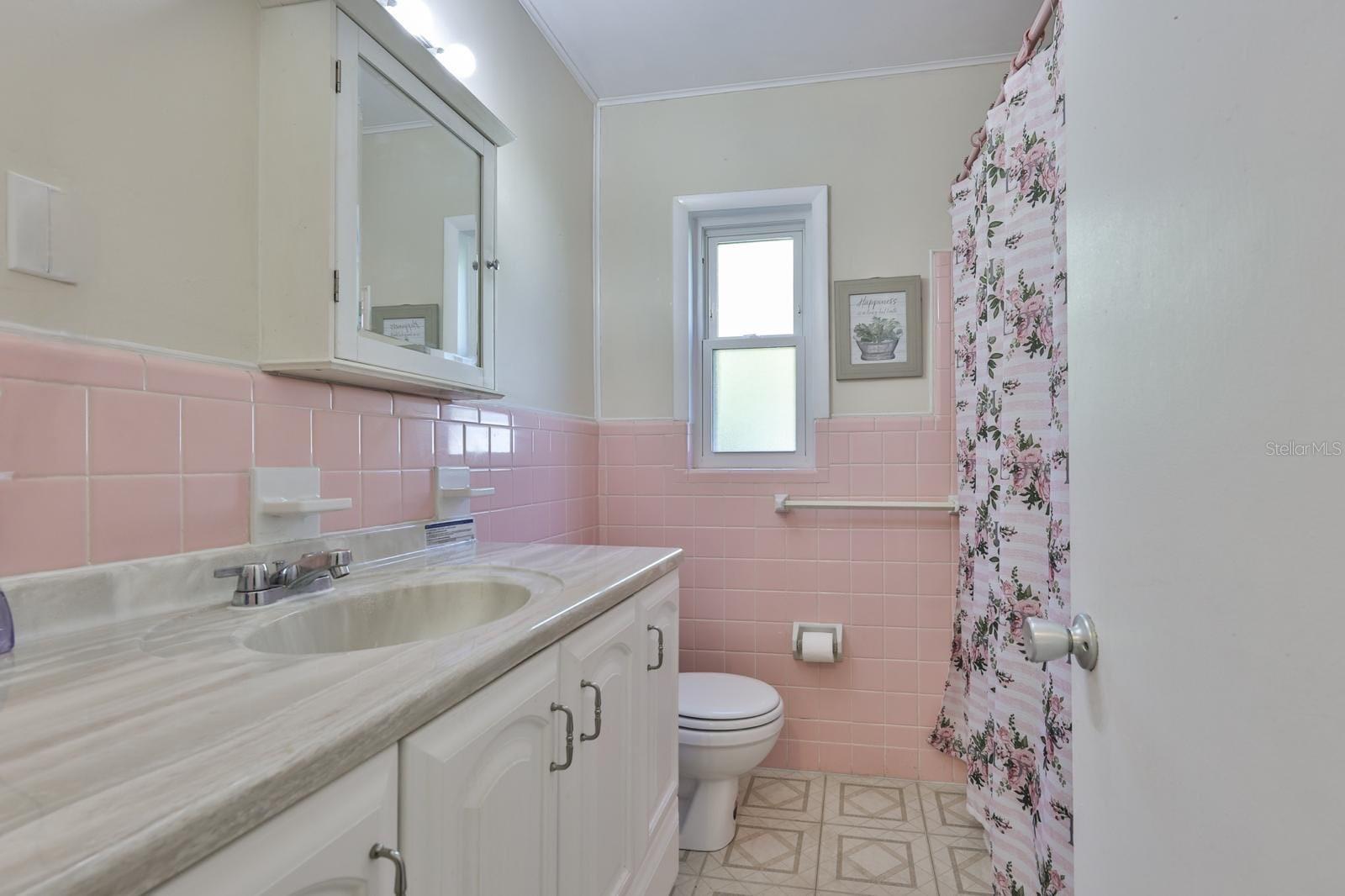 Image 14 of 41 For 5105 Saint Charles Place