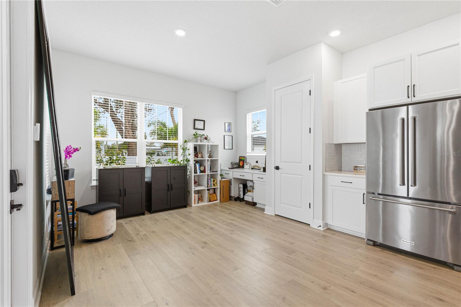 Image 12 of 73 For 1936 Nassau Street