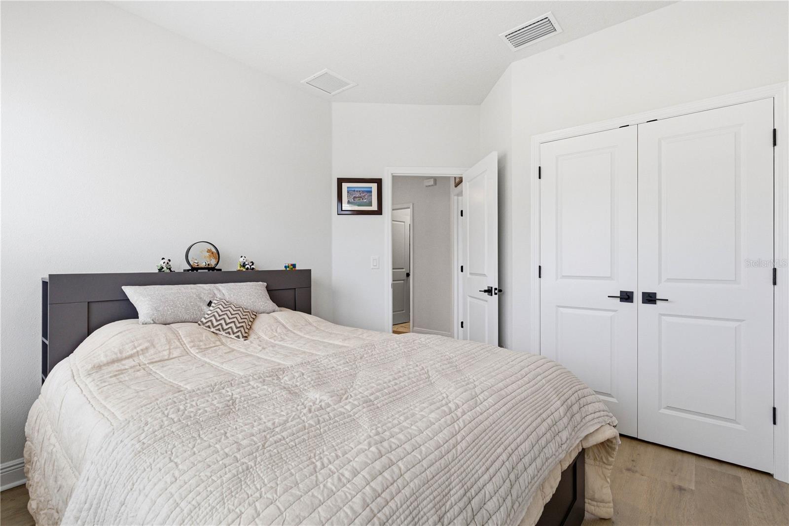 Image 53 of 73 For 1936 Nassau Street