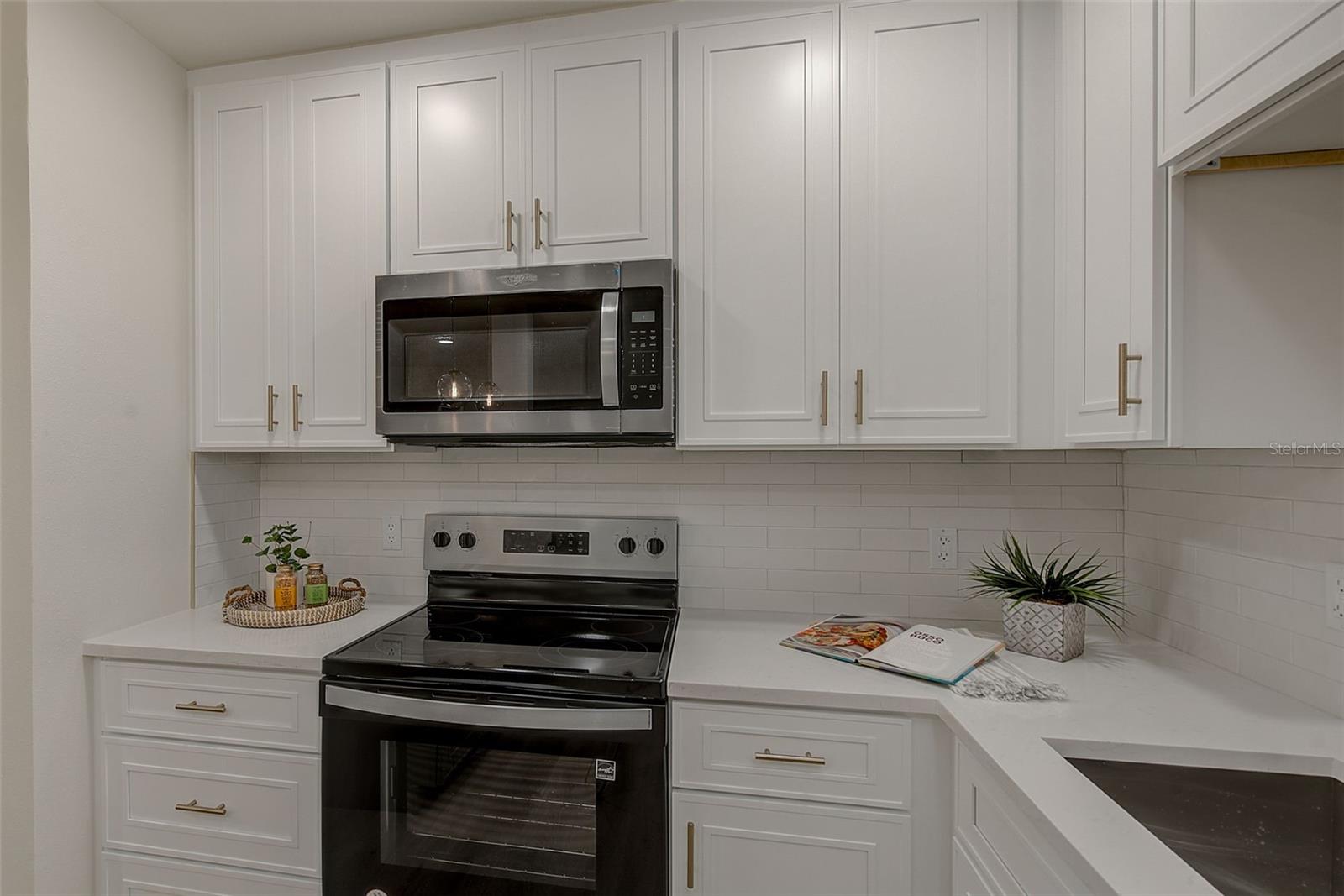 Image 11 of 30 For 2056 62nd Terrace S