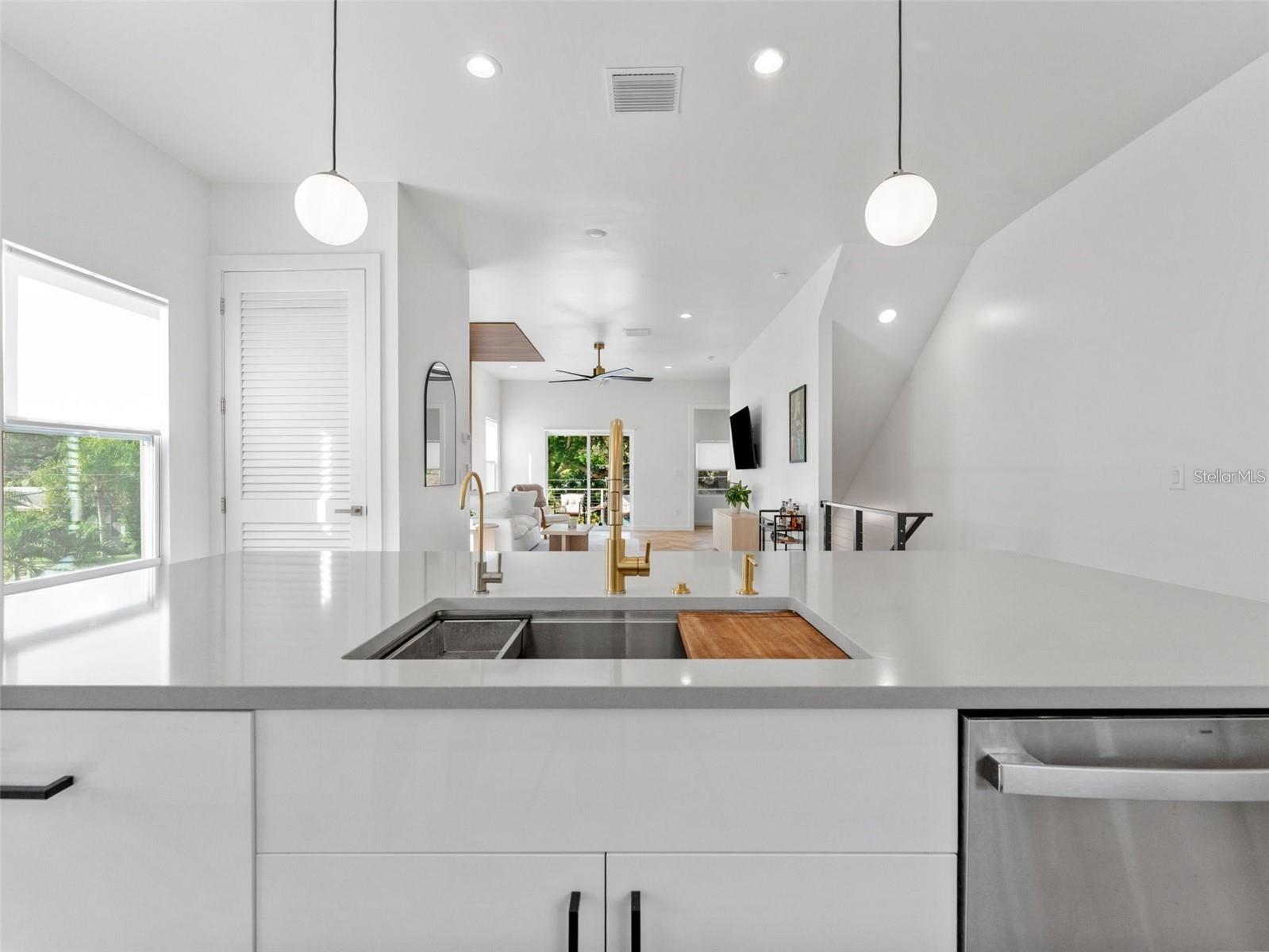 Image 11 of 42 For 102 Adalee 4