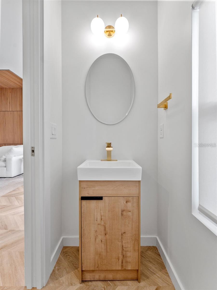 Image 18 of 42 For 102 Adalee 4