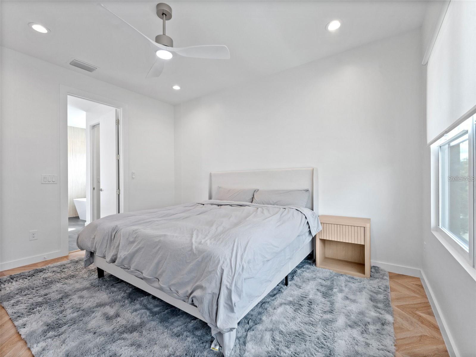 Image 24 of 42 For 102 Adalee 4