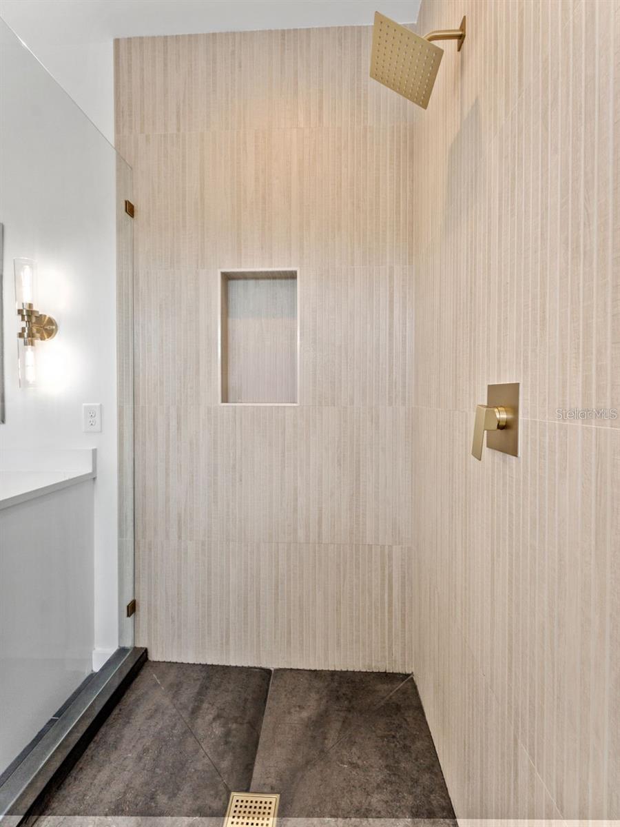 Image 28 of 42 For 102 Adalee 4