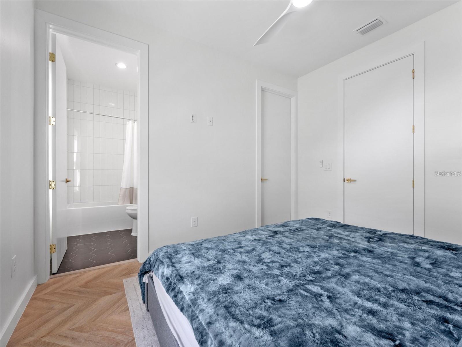 Image 29 of 42 For 102 Adalee 4