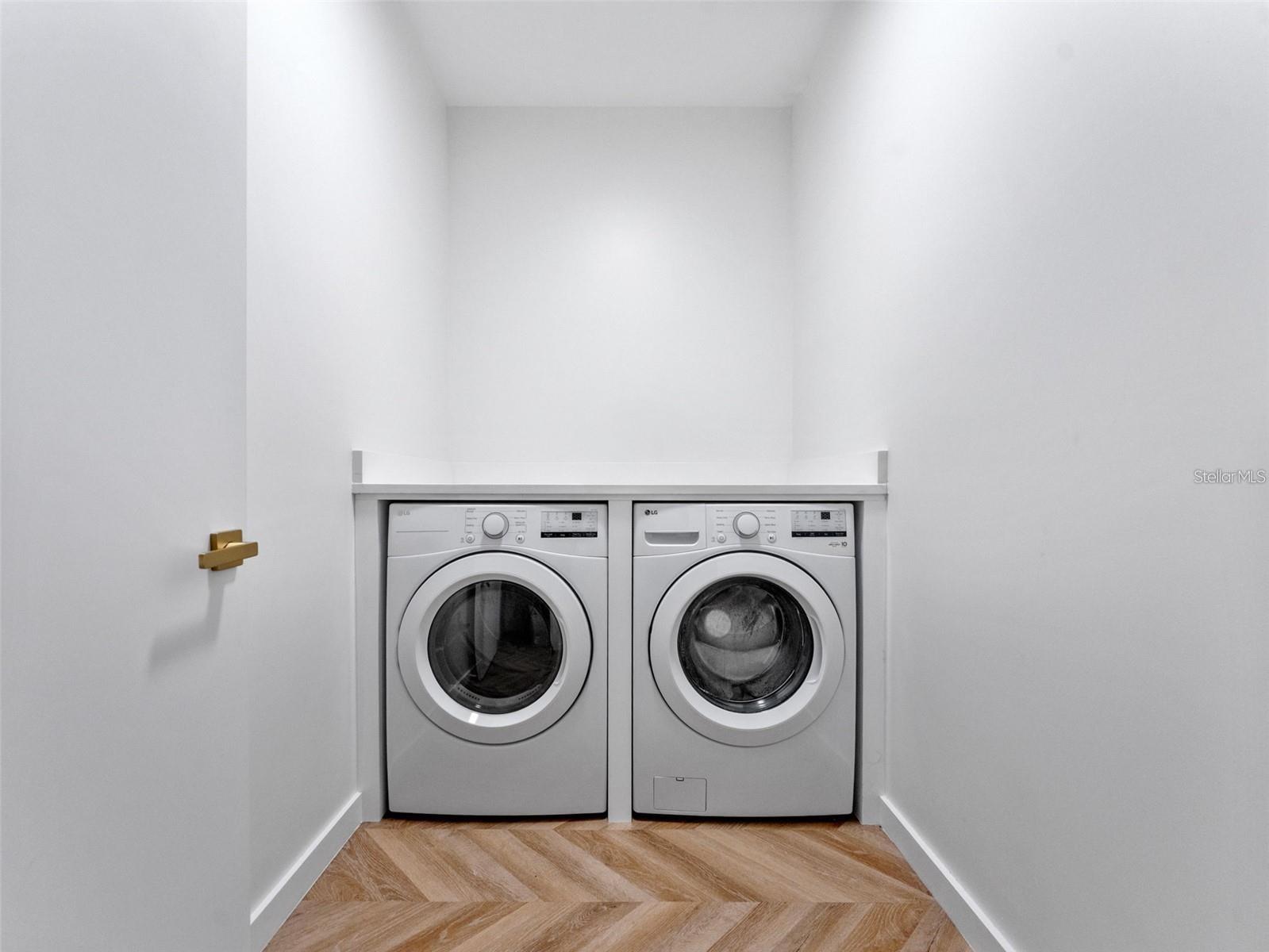 Image 38 of 42 For 102 Adalee 4