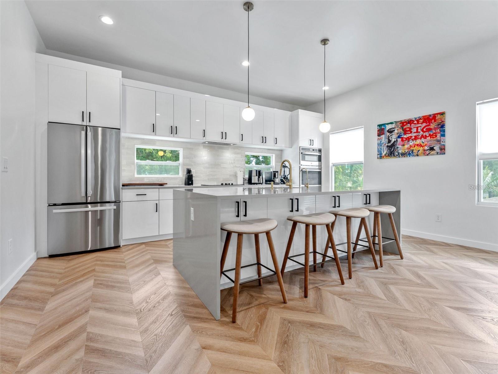 Image 7 of 42 For 102 Adalee 4