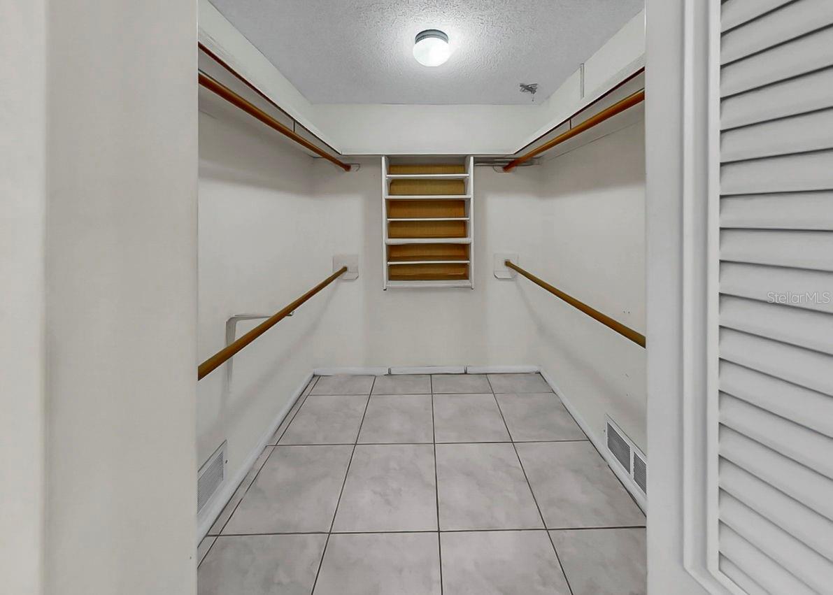 Image 17 of 34 For 1655 Highland Avenue J194