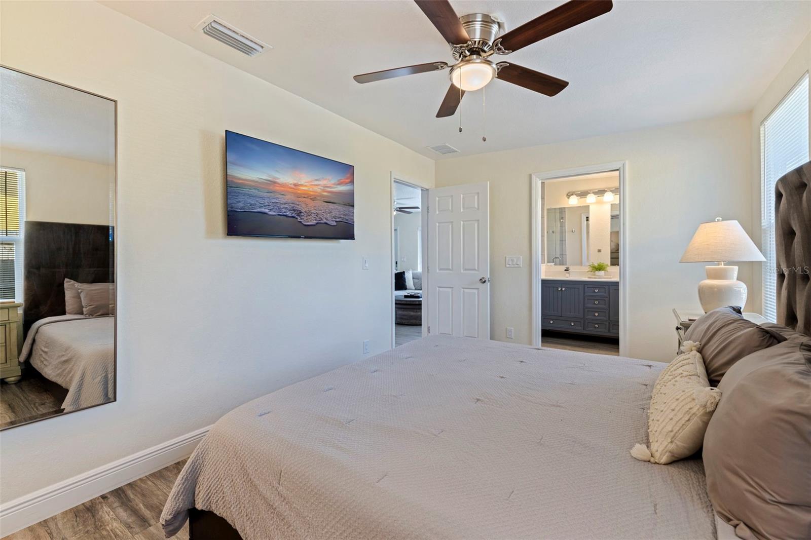 Image 14 of 37 For 8011 26th Avenue N