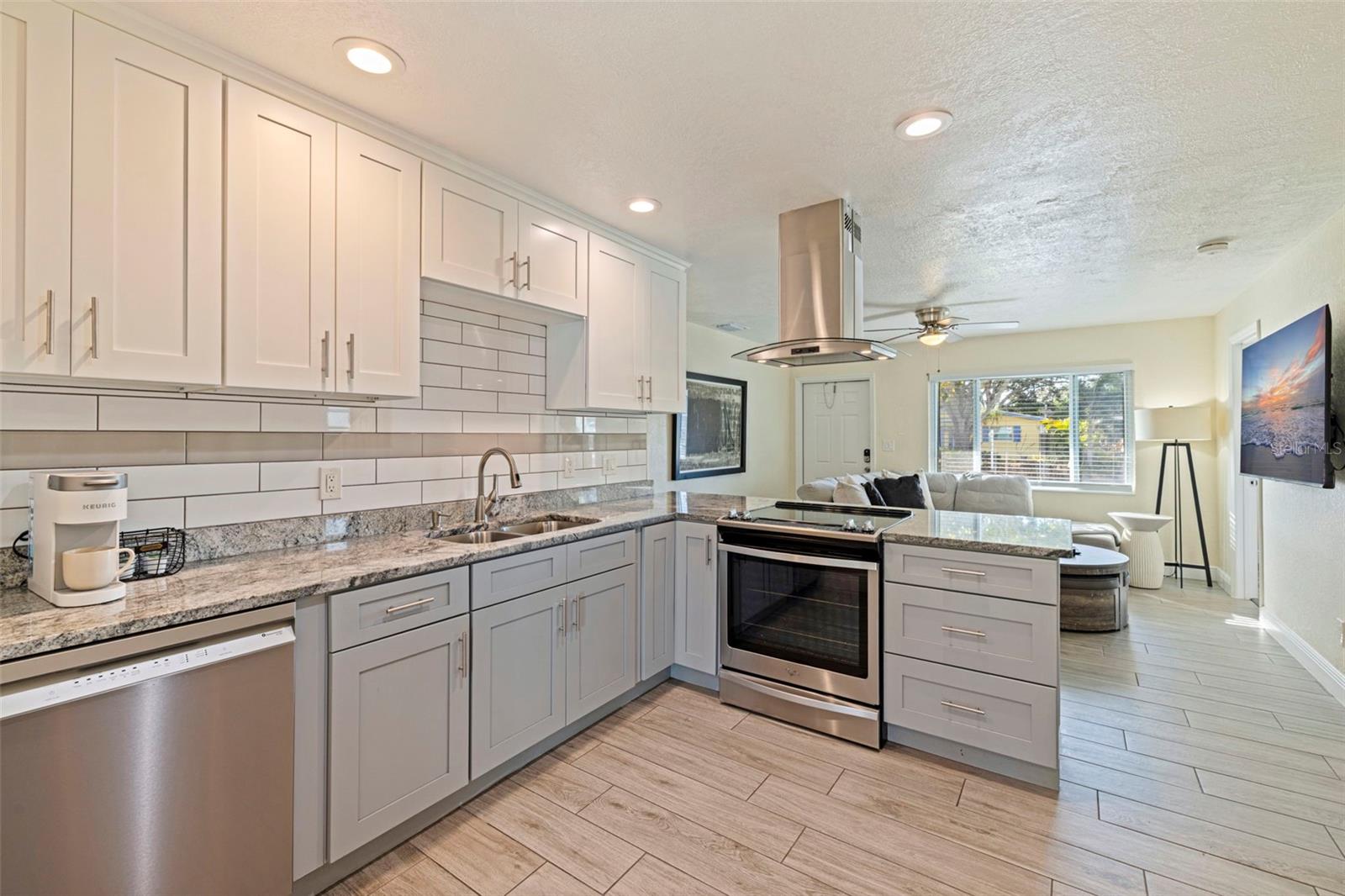 Image 9 of 37 For 8011 26th Avenue N