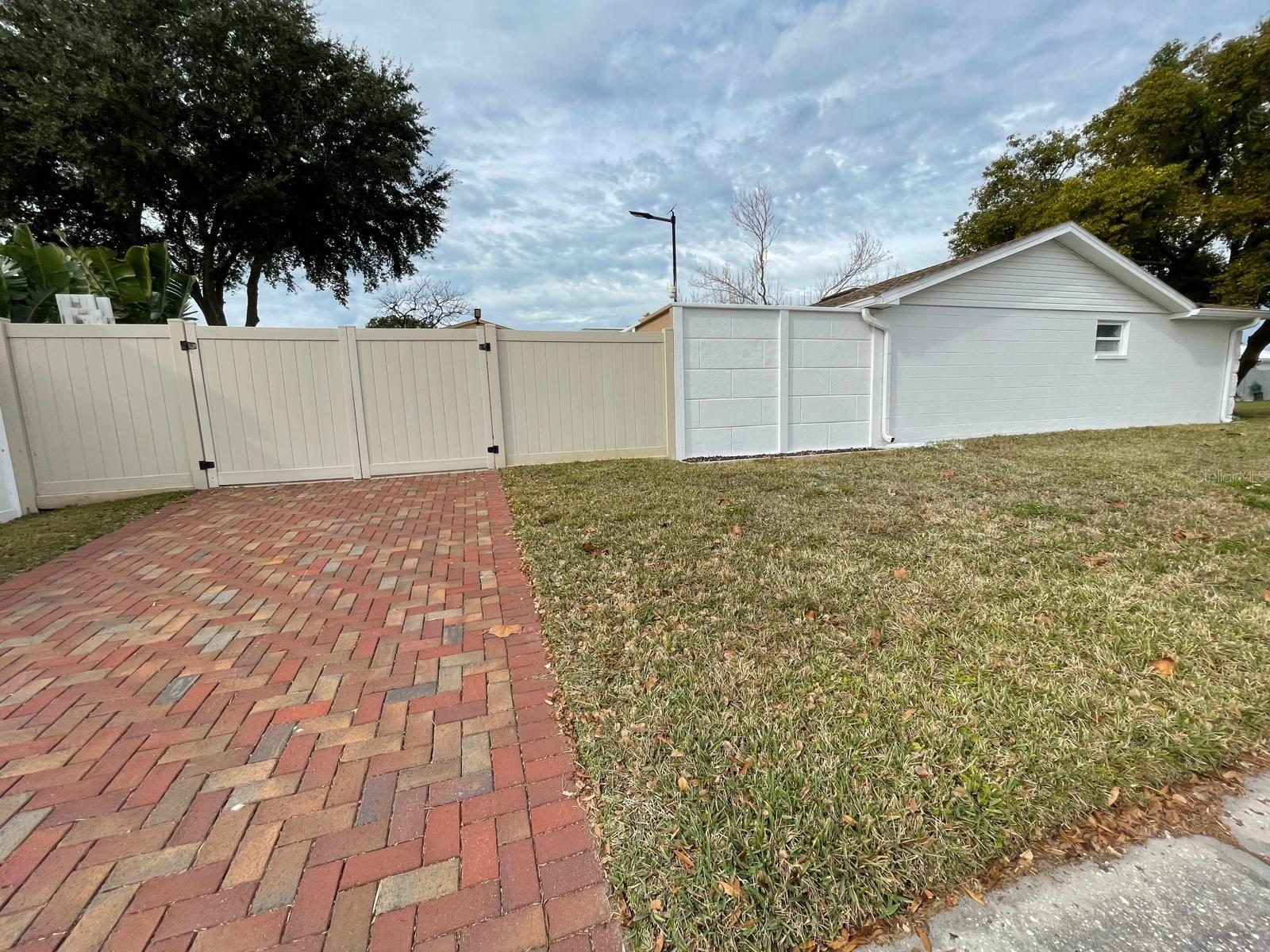 Image 18 of 42 For 6314 Seabreeze Drive