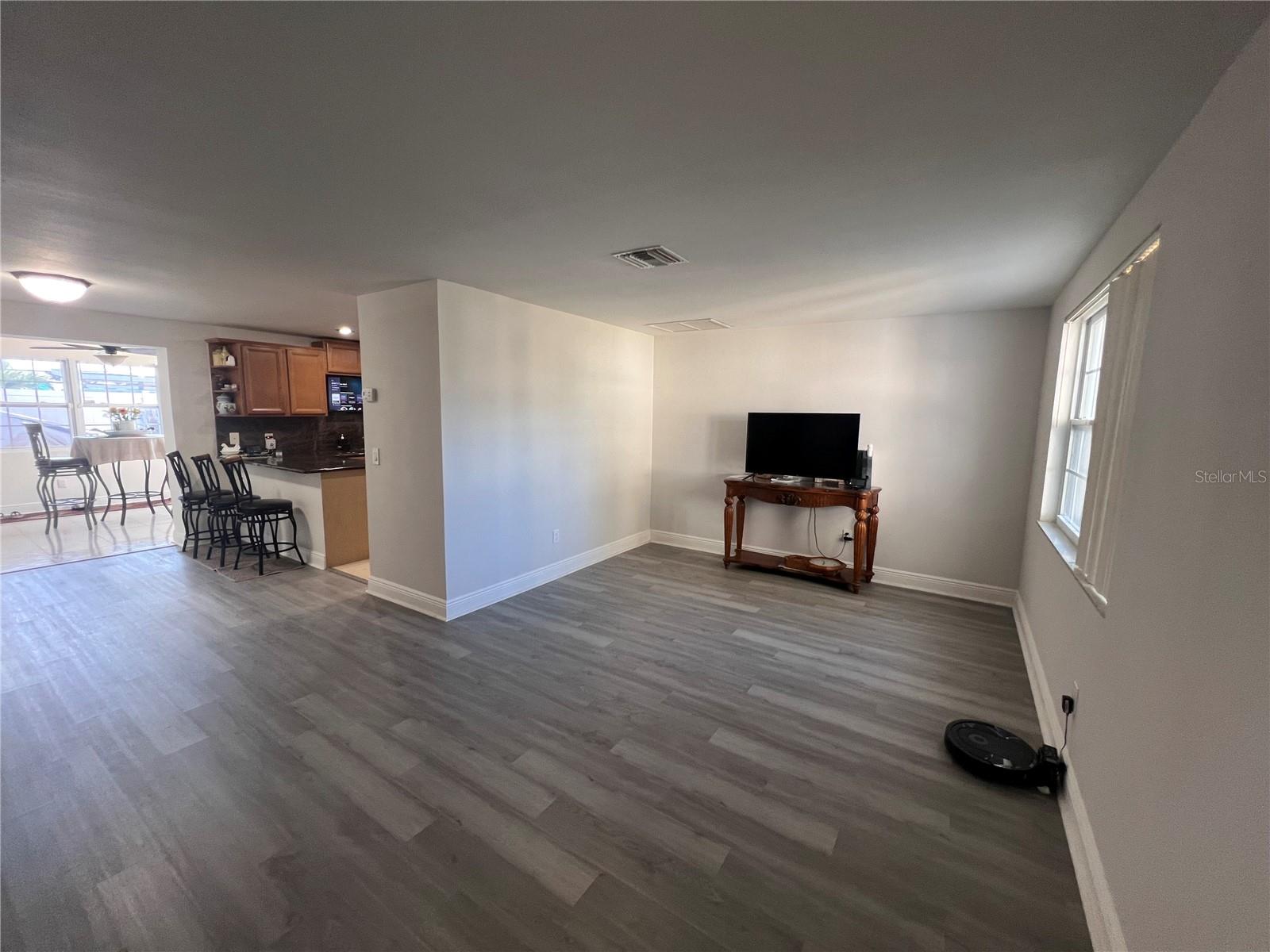 Image 5 of 42 For 6314 Seabreeze Drive