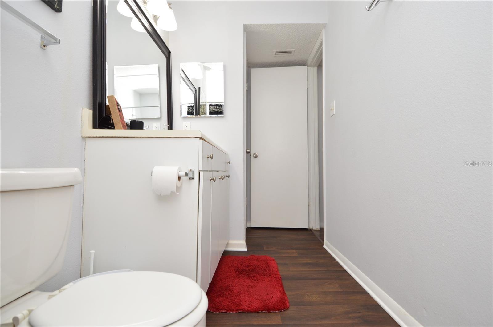 Image 24 of 100 For 8718 Mallard Reserve Drive 104