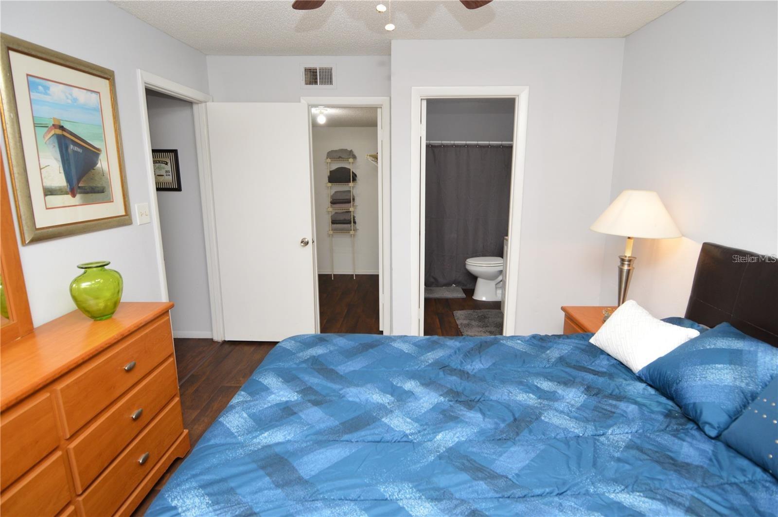 Image 37 of 100 For 8718 Mallard Reserve Drive 104