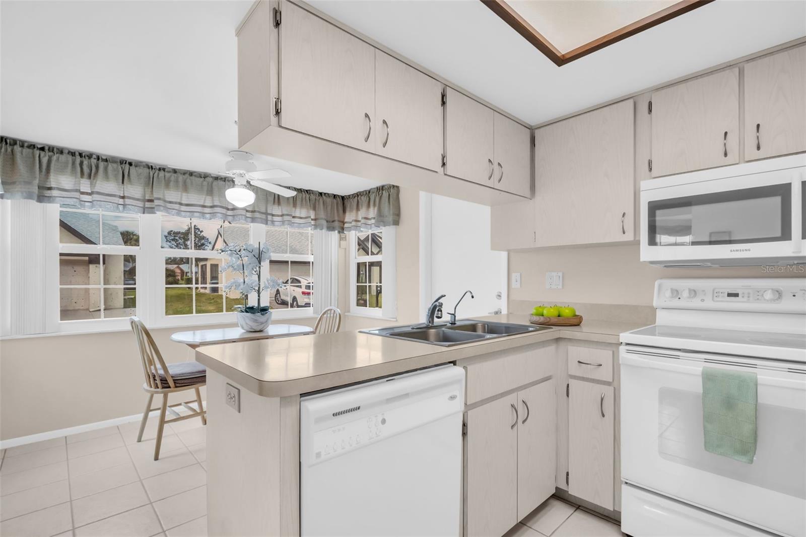 Image 17 of 48 For 945 Rosewood Lane