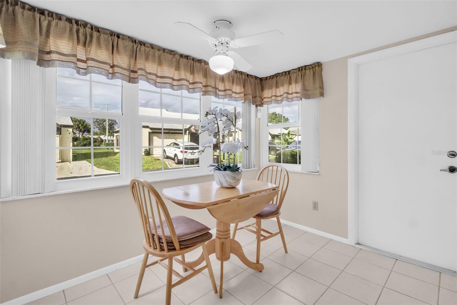 Image 18 of 48 For 945 Rosewood Lane