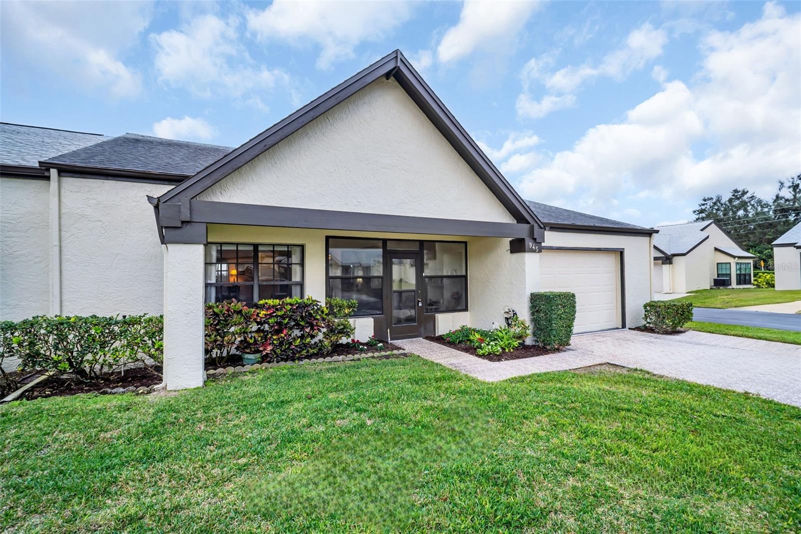 Image 2 of 48 For 945 Rosewood Lane