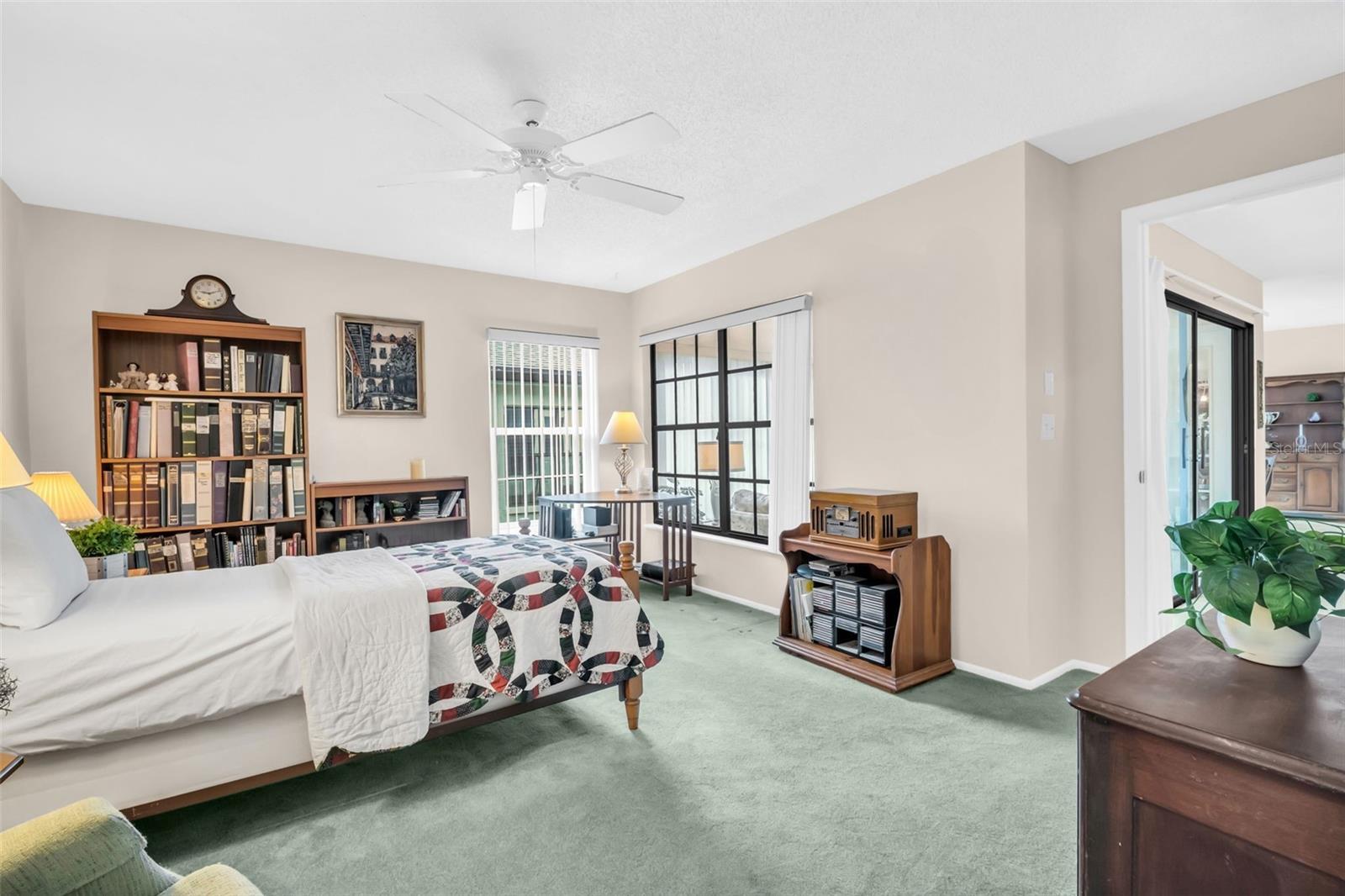 Image 21 of 48 For 945 Rosewood Lane