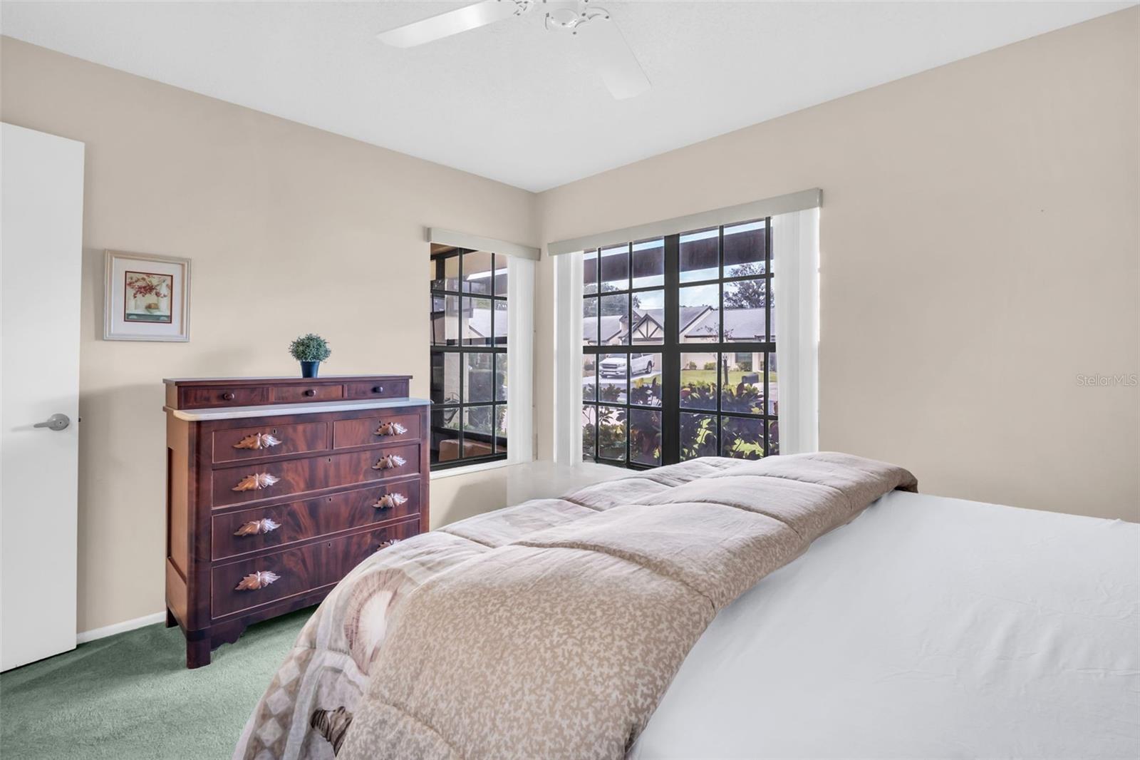 Image 26 of 48 For 945 Rosewood Lane