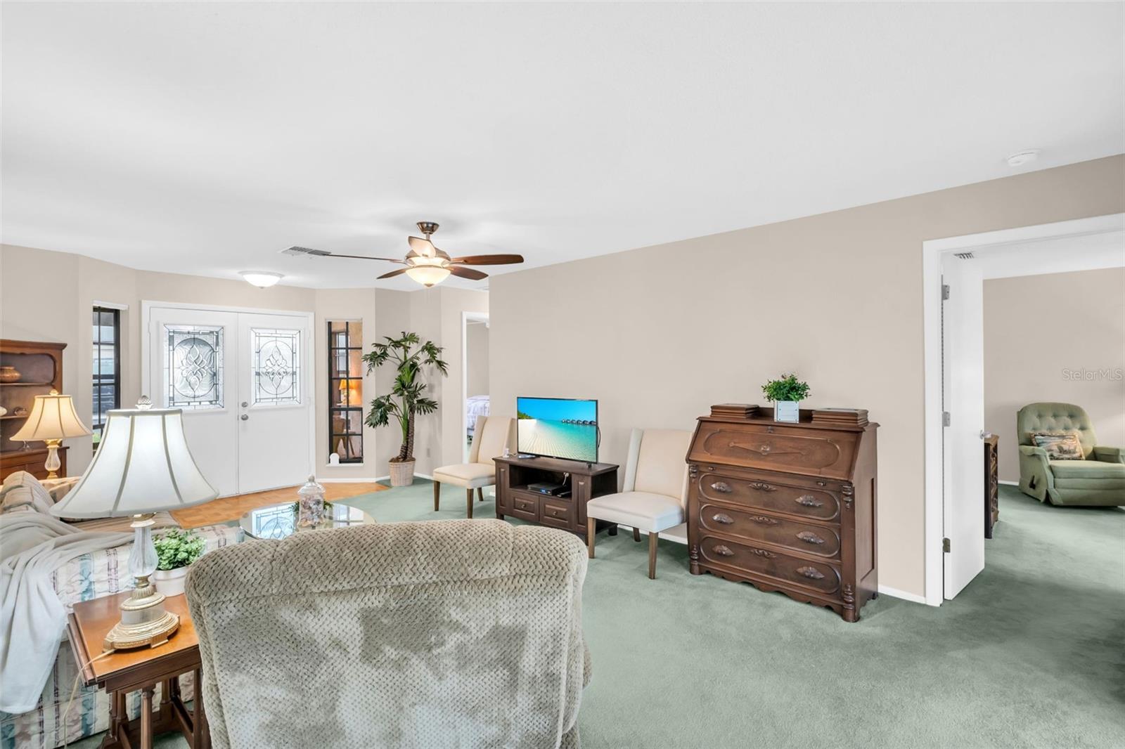 Image 7 of 48 For 945 Rosewood Lane