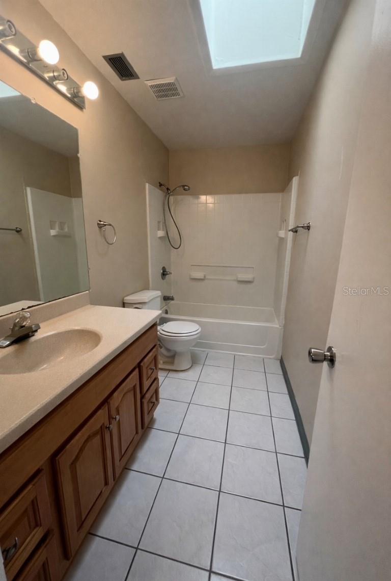 Image 6 of 44 For 704 Alamo Drive