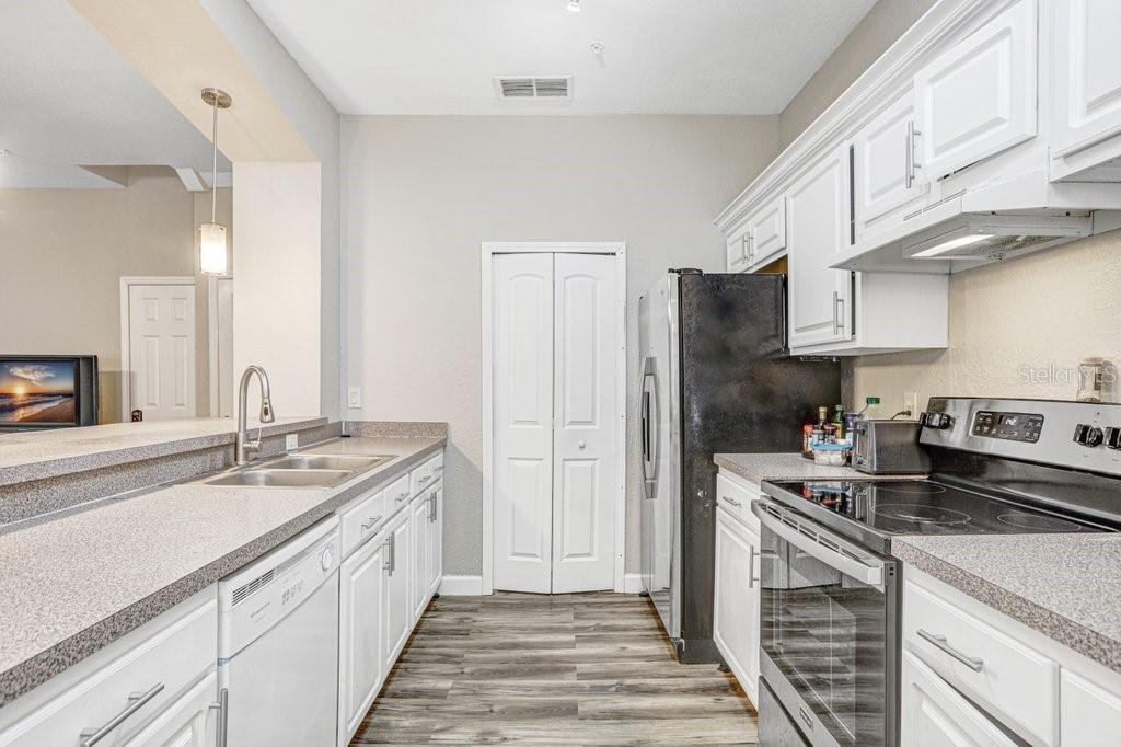 Image 8 of 25 For 5032 Sunridge Palms Drive