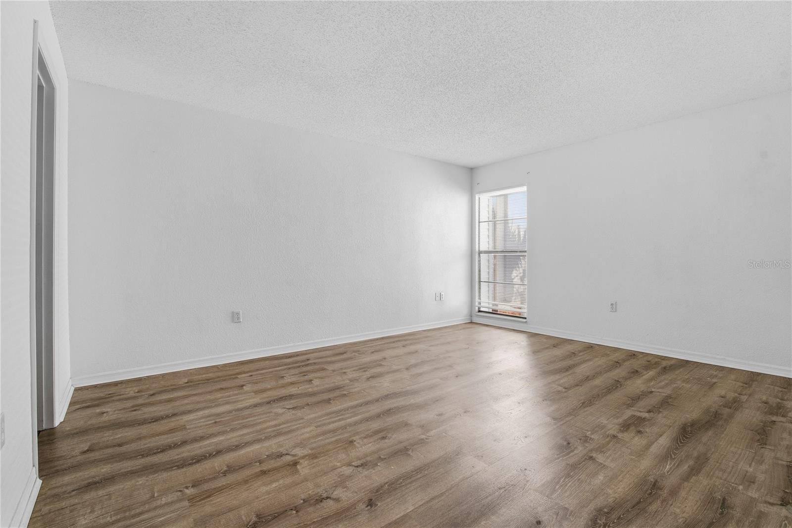 Image 11 of 40 For 643 Haven Place 643