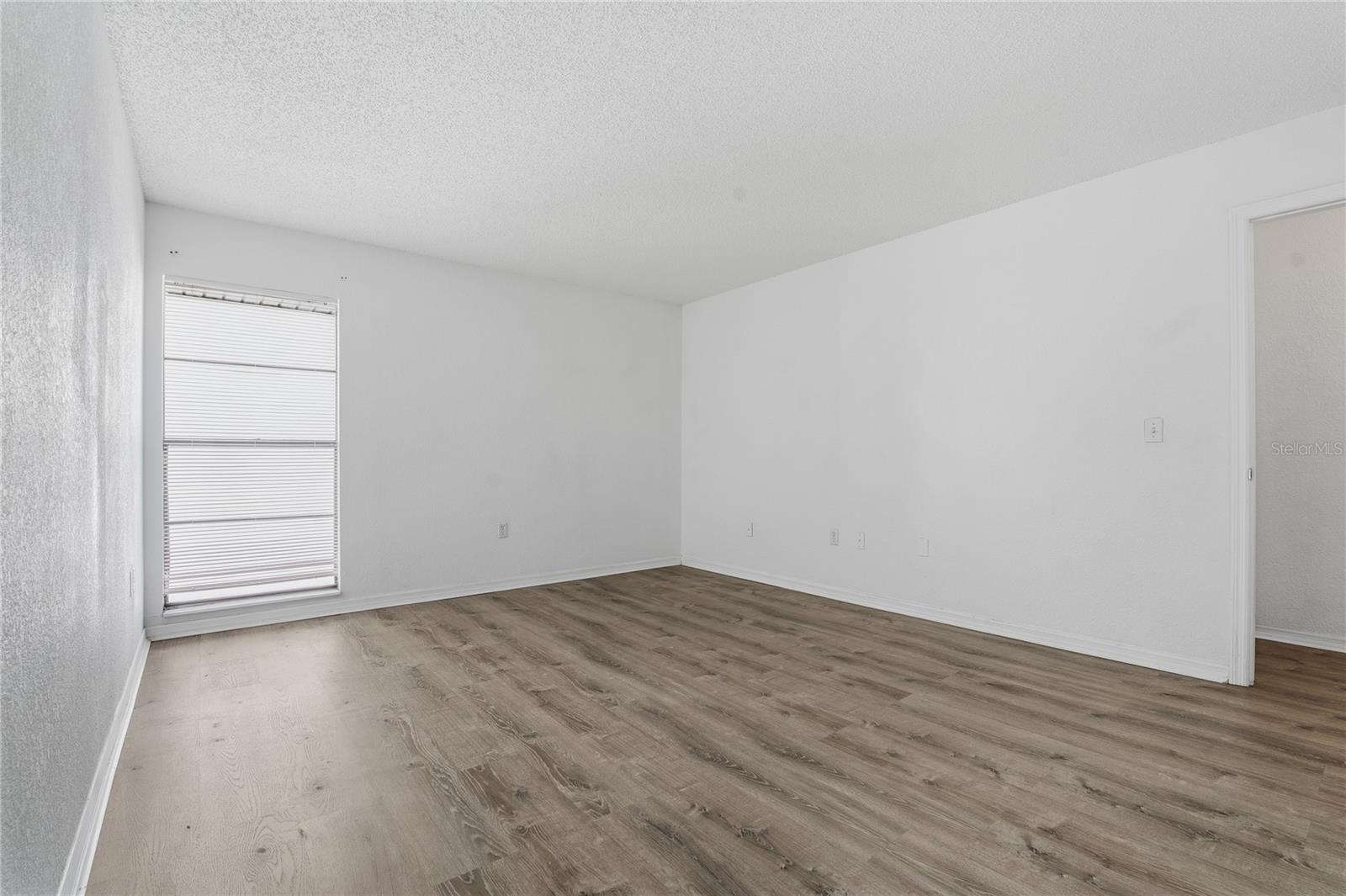 Image 21 of 40 For 643 Haven Place 643