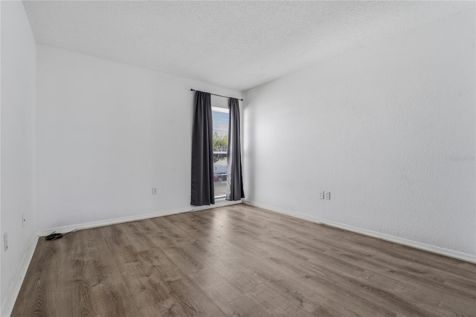 Image 25 of 40 For 643 Haven Place 643