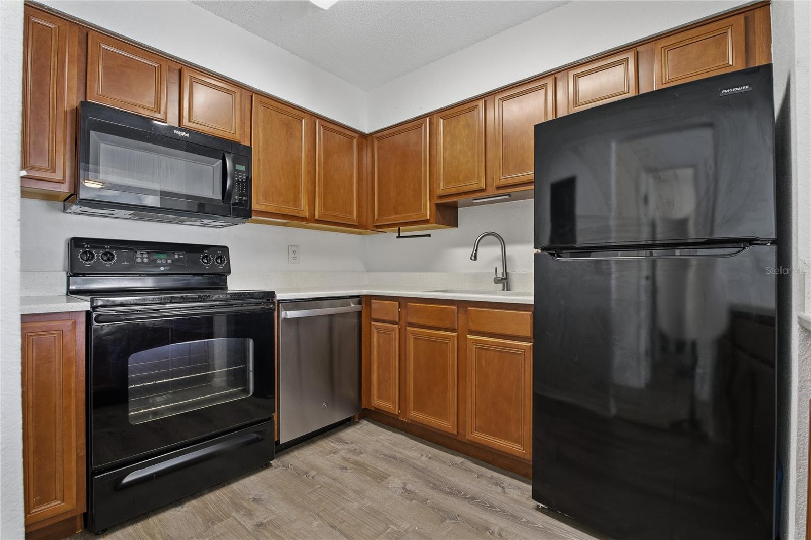 Image 9 of 40 For 643 Haven Place 643